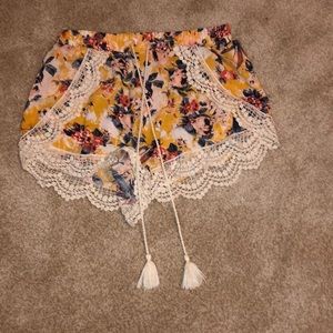 Floral cloth shorts